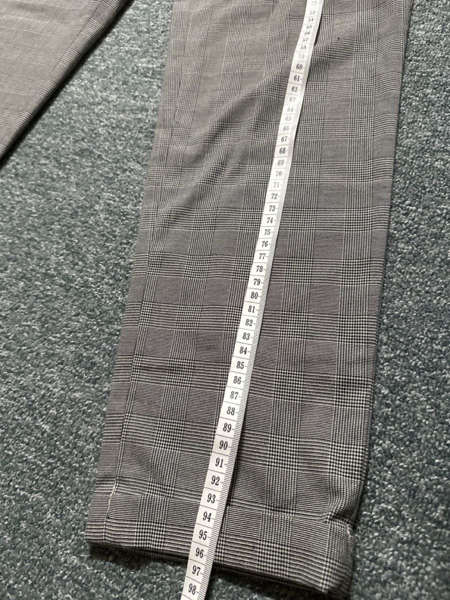 H&M Pantaloni: H&M Stoffhose kariert  – Nuovo (secondo la descrizione) da Baltschieder venduto da YmroBe 2
