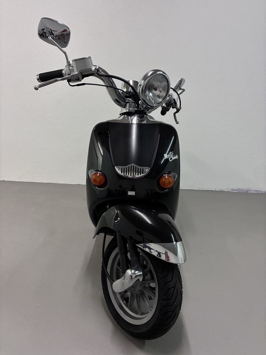 Aprilia Scooter: Aprilia Mojito 125 – Usato da Stetten AG venduto da LWGO 2