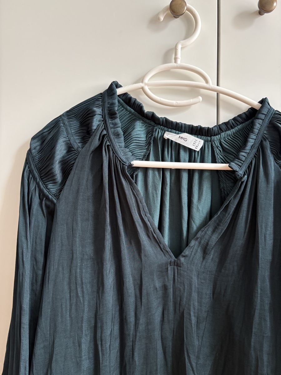 Mango Blusen: Grüne langarm Bluse von Mango, M – Gebraucht aus Zürich von Sera.13 1