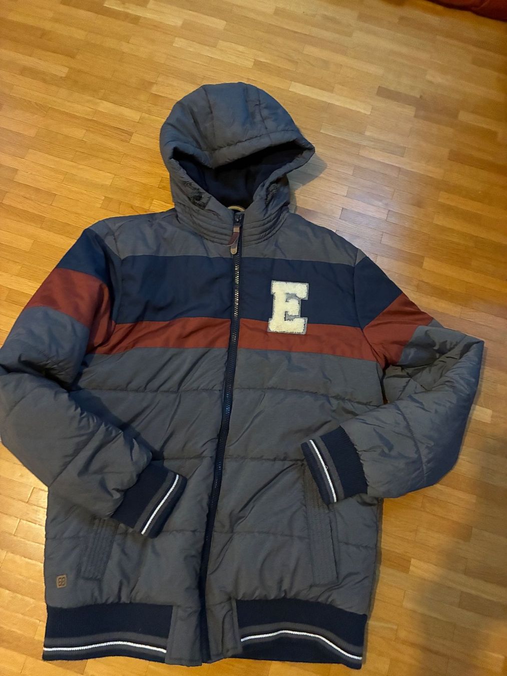 Esprit Jacken & Mäntel: ESPRIT Winterjacke L / gr 164 – Gebraucht aus Veyrier von gnoom74