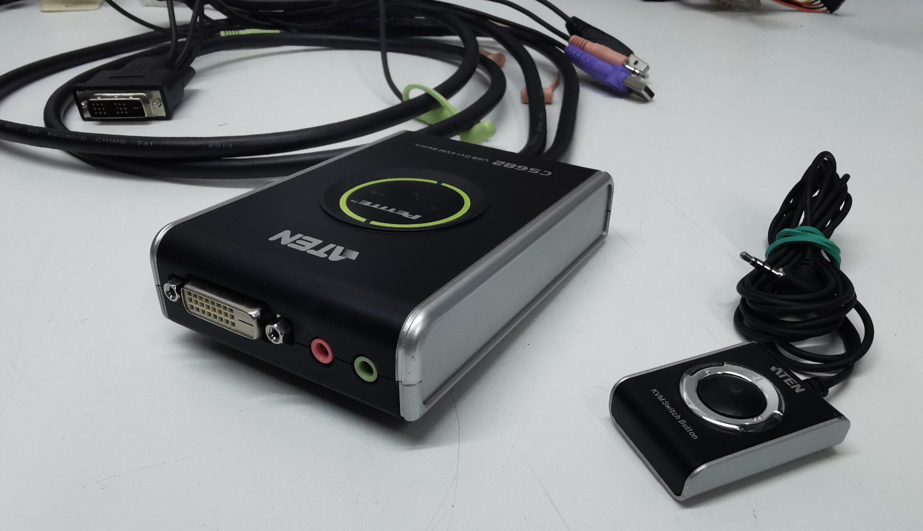 Unità & Adattatore: ATEN KVM Switch DVI Mouse Sound – Usato da Oberwangen b. Bern venduto da Vittorio0 1