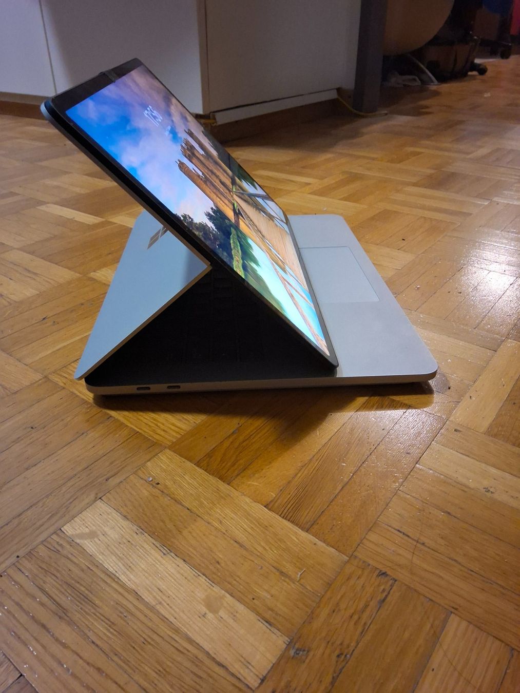 Microsoft Notebook: Microsoft Surface Studio Laptop – Usato da Zuerich venduto da Paddy1212