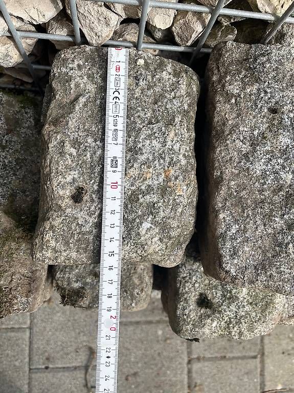 Pierres & tuiles: Gartensteine / Pflastersteine / Granitsteine – D'occasion à Aefligen par Biienli 2