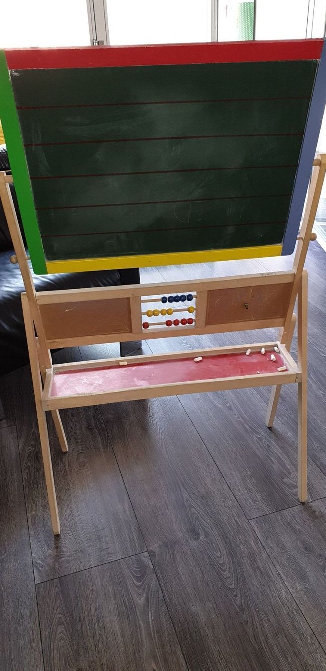 Staffeleien: Standtafel Holz. – Gebraucht aus Gwatt (Thun) von Letzte-Chance-III 2