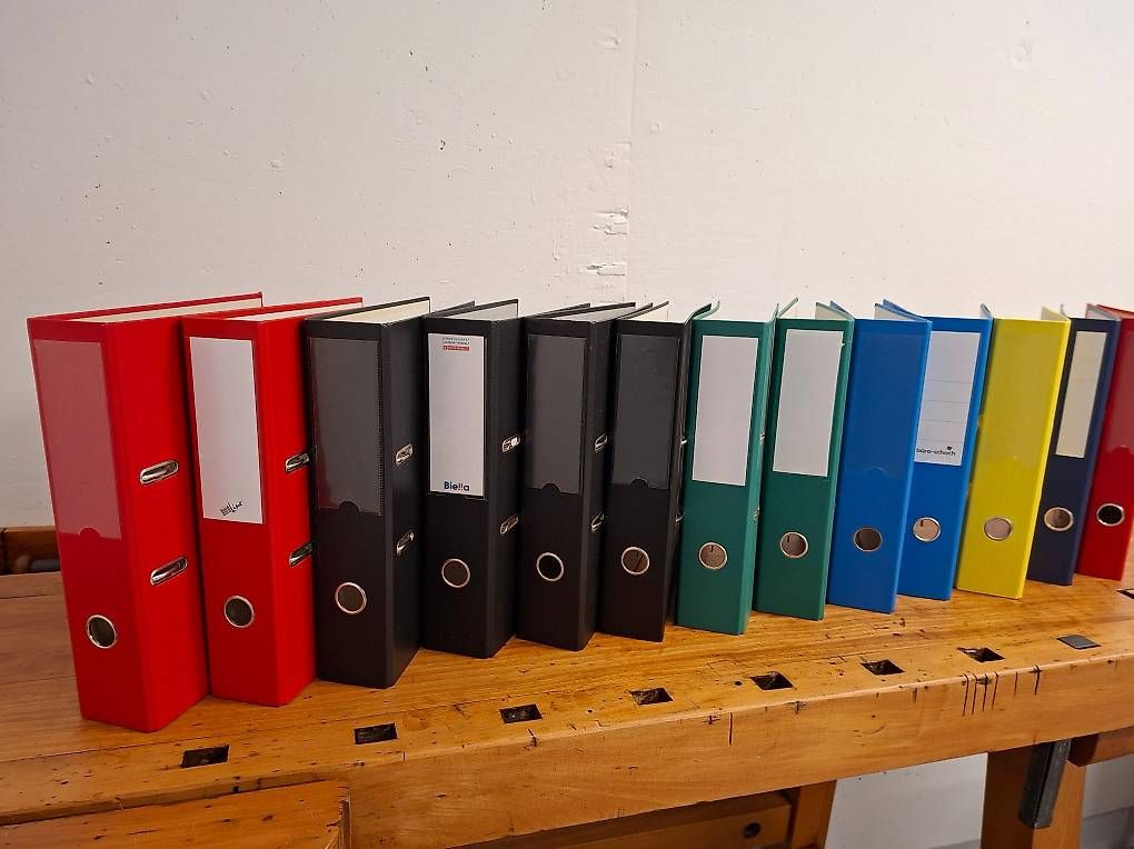 Raccoglitori: Ordner diverse Farben – Usato da Oberkulm venduto da Rrene65 1