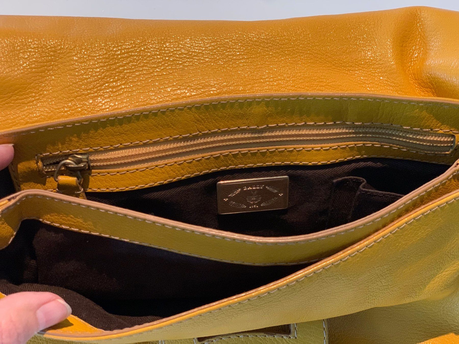 Bally Taschen für Damen: BALLY Schultertasche - ein echter eyecatcher – Gebraucht aus Meilen (Zurich) von lid_hs5x 2