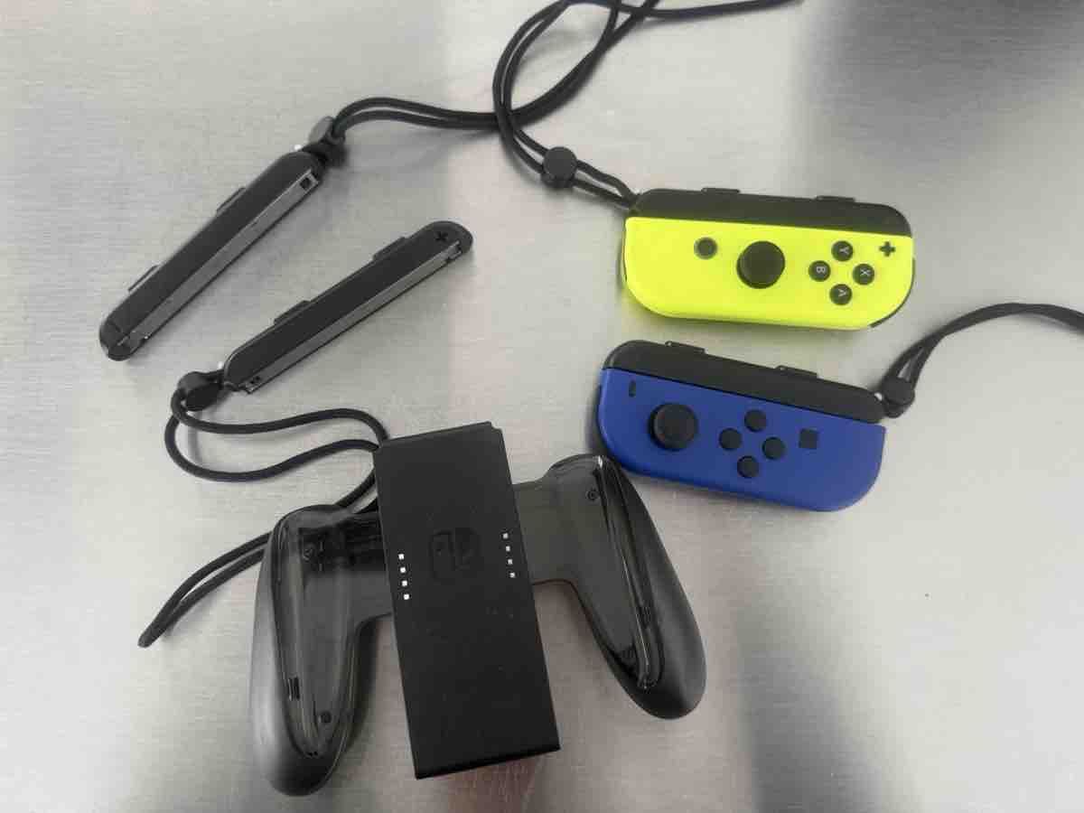 Nintendo Console: Nintendo Switch Konsole, gebrauchter Zustand – Usato da Winterthur venduto da Ricardomx 5