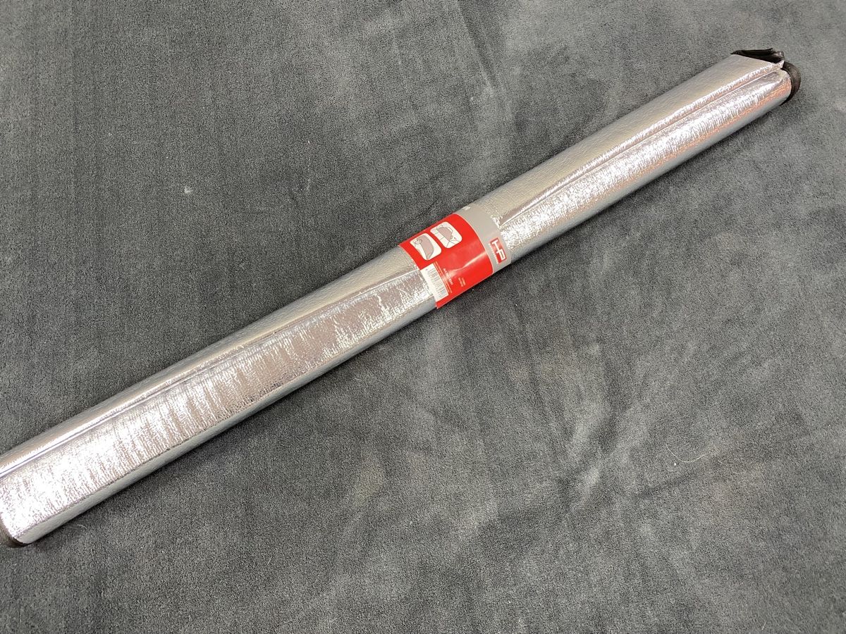 Coperture: Abdeckung Sonnenschutz für die Frontscheibe eines Vans – Nuovo e nell'imballaggio originale da Hägglingen venduto da Karin0802