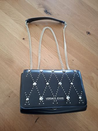 Handtasche Versace Jeans schwarz mit Nieten guter Zustand