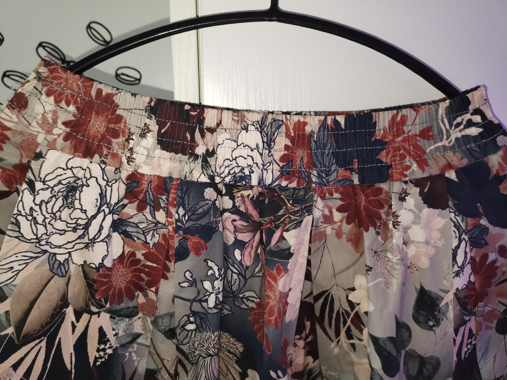 Stradivarius Röcke: Wunderschöner Sommerrock mit Blumenmuster, Grösse S – Gebraucht aus basel von lupettone 2