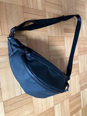 Bauch-/ Umhängetasche Decathlon Lederoptik gepolstert gross