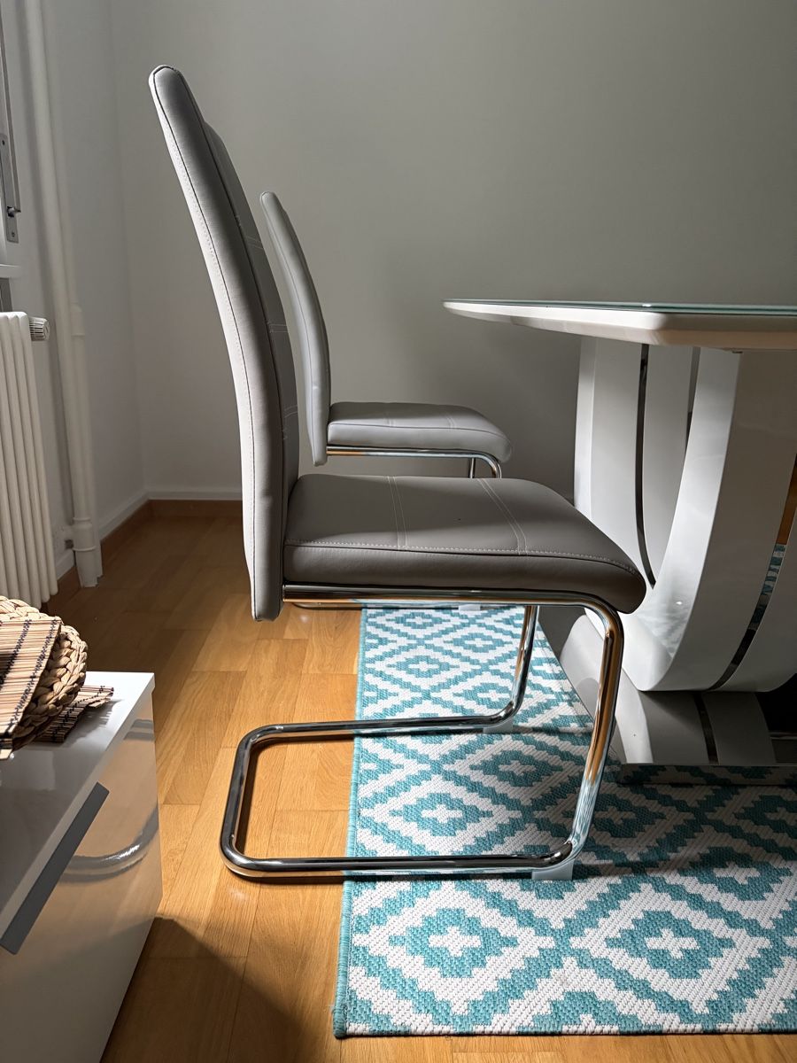 Set de table et chaises: Esstisch mit Stühle – Neuf (Voir description) à Zürich par 24karat01 1