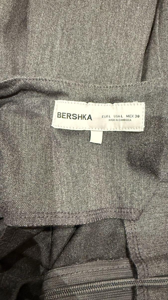 Bershka Kleider: Kleid Gr. L – Gebraucht aus Wallisellen von S_lb 4