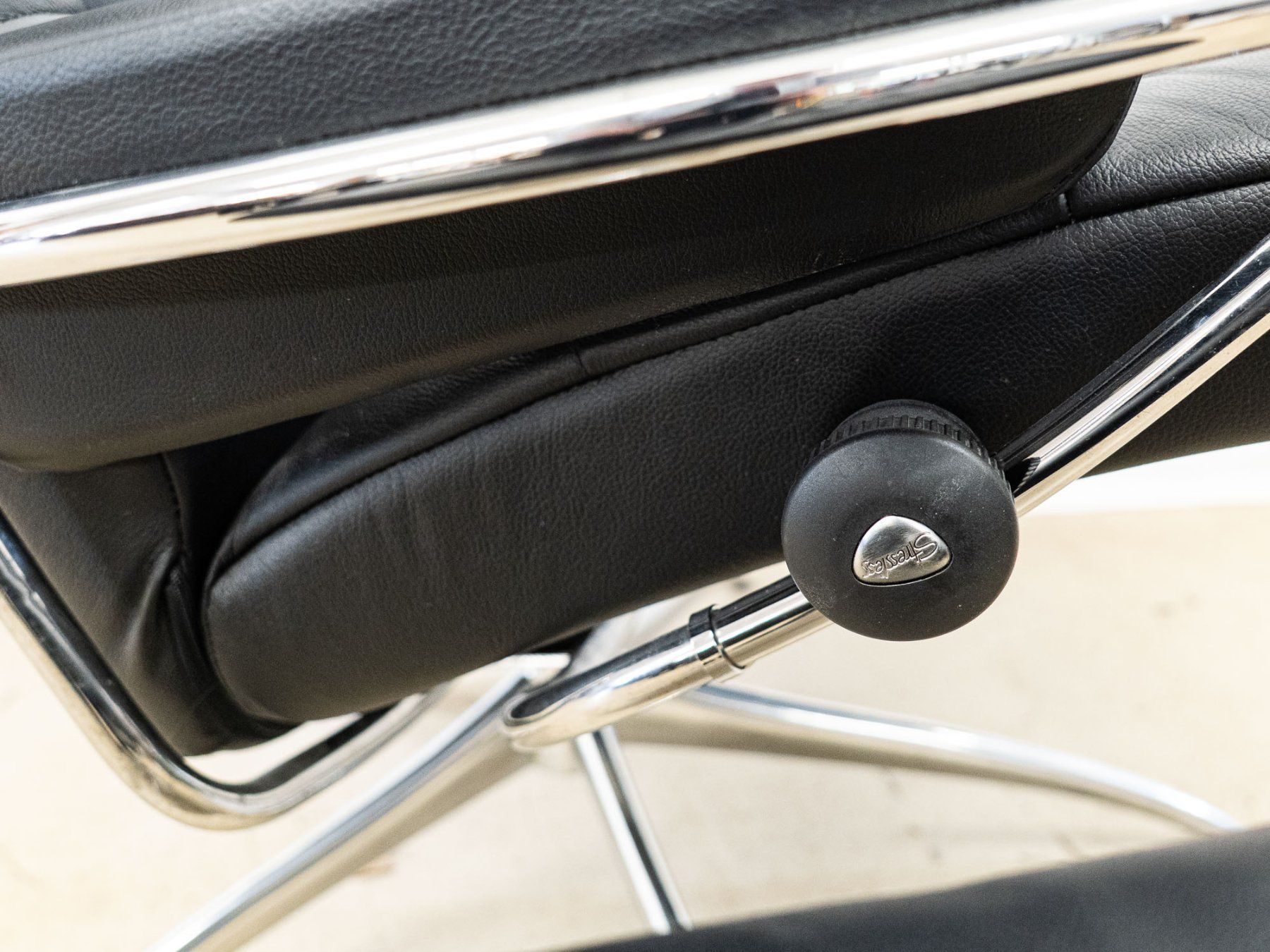 Stressless Poltrone: Stressless London Sessel mit Hocker schwarz Ref. 06/31 – Usato da Au ZH venduto da BrockiAu 4