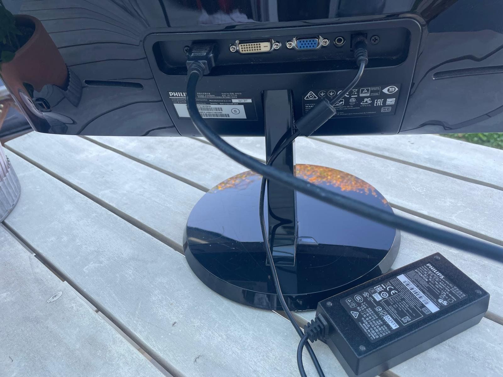 Monitor: Phillips und Samsung Monitore – Usato da Pfäffikon ZH venduto da Sumsar6230 2