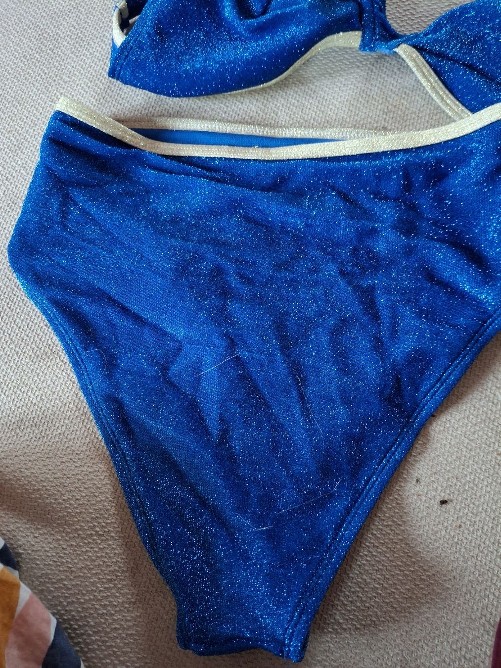 Maillots de bain & Bikinis: Bikini blau glitzer Grösse S einmal getragen – Neuf (Voir description) à Burgdorf par kar_6z98 1