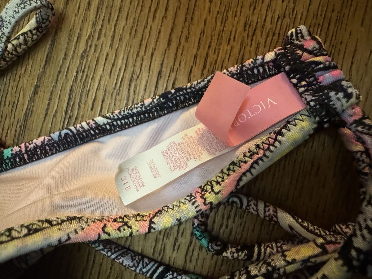 Victoria's Secret Costumi da bagno & Bikini: Victoria‘s Secret Bikini – Nuovo (secondo la descrizione) da Küssnacht am Rigi venduto da Belli_12 2