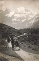 Kandersteg (BE) Weg zum Oeschinensee Blüemlisalp