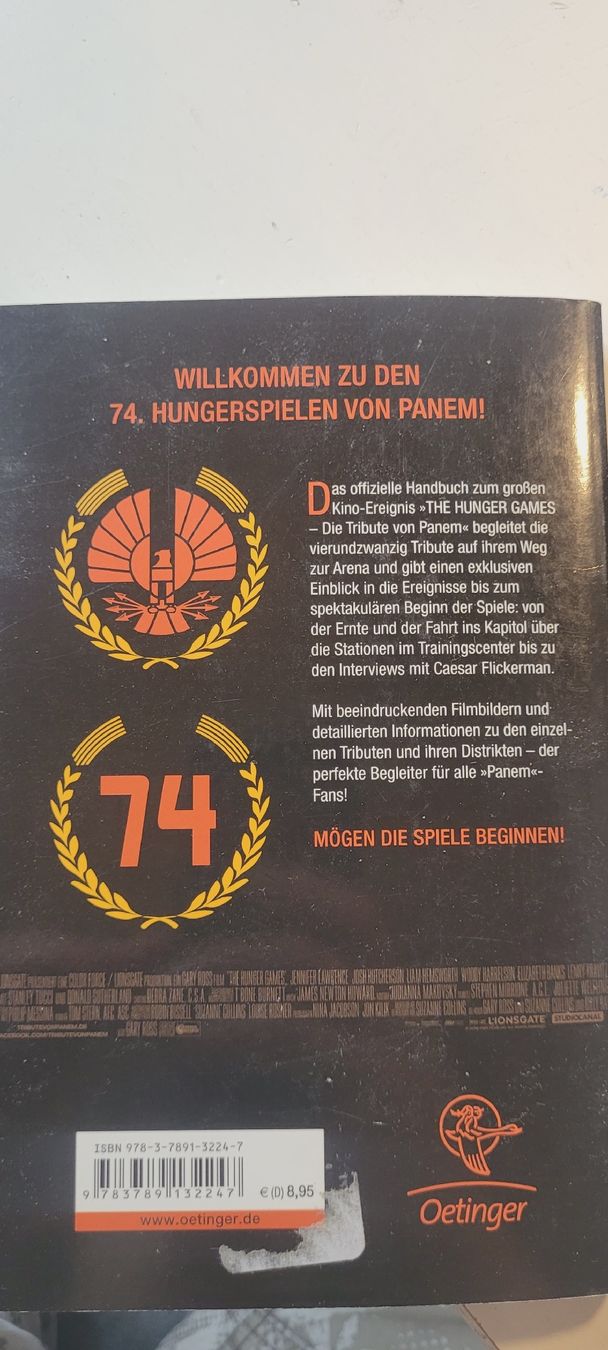Bücher: Die Tributen von Panem Handbuch – Gebraucht aus Wila von alee.o3 2
