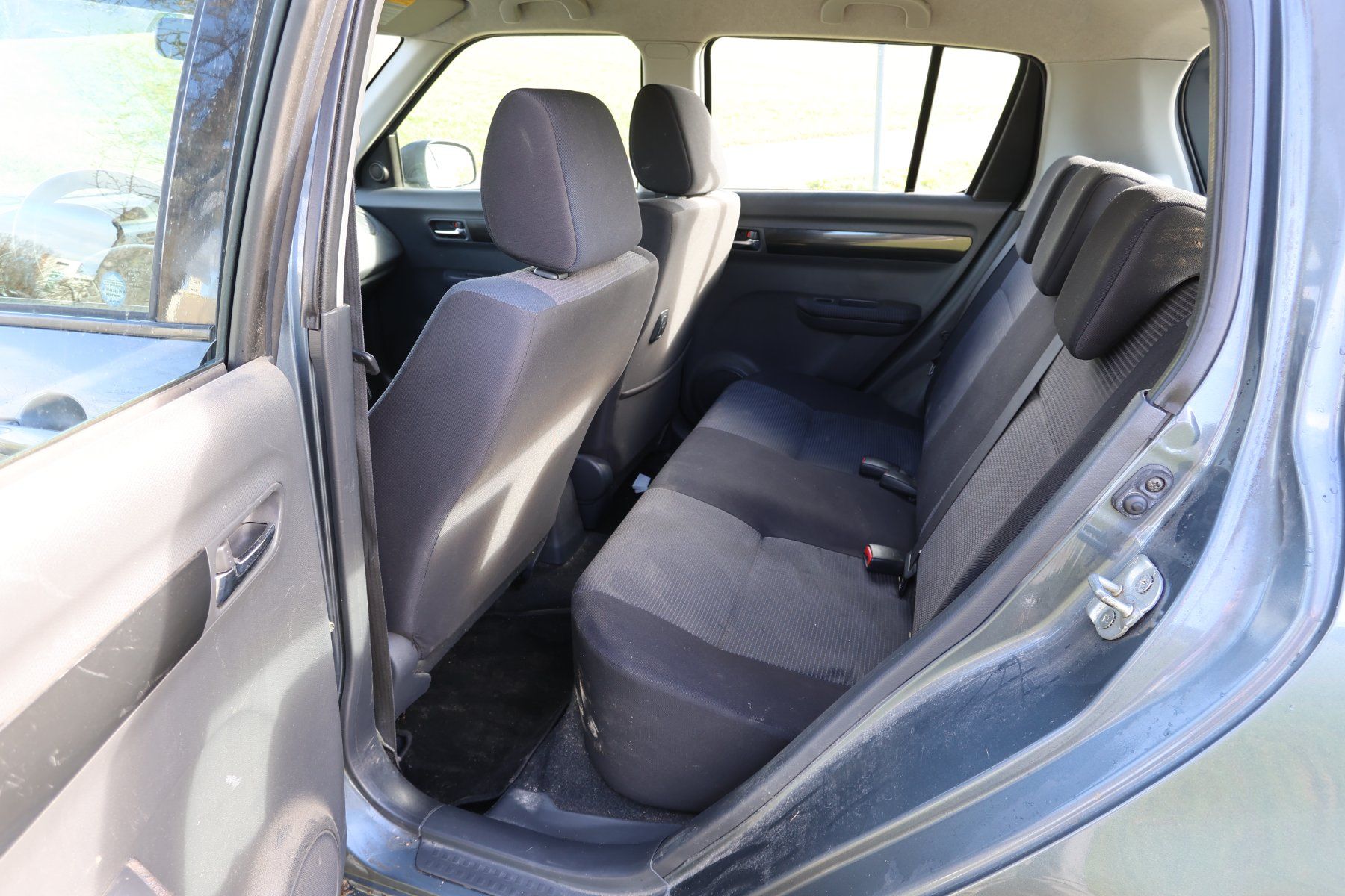 Suzuki Autos: Suzuki Swift 1.3i 4x4 – D'occasion à Huttwil par gropsuhu 5