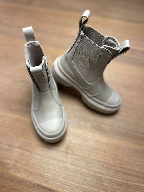 Chaussures hommes: Converse Chuck Taylor NEU – D'occasion à Bern par Milena2323