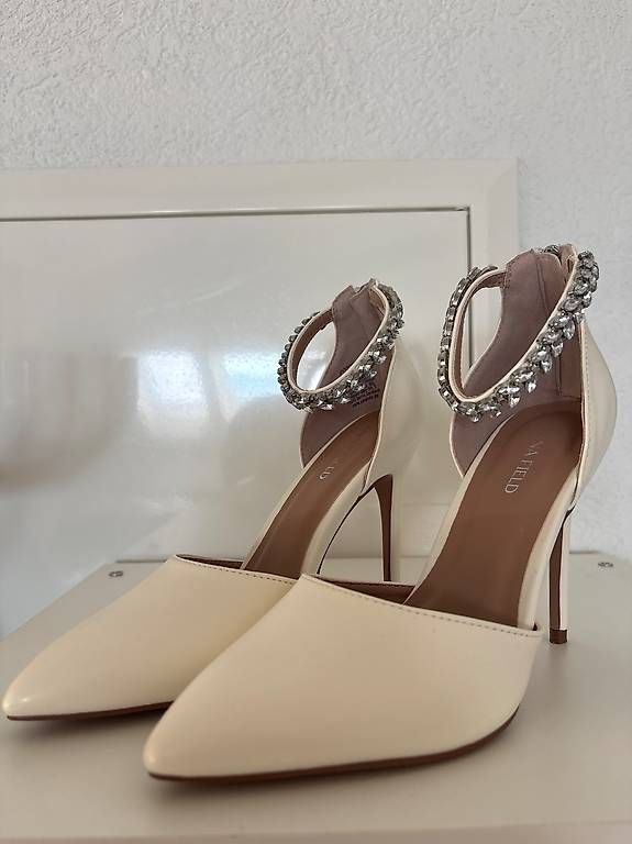 Chaussures femmes: Damenschuhe Gr.37 – D'occasion à Pfäffikon/SZ par PATROL-23
