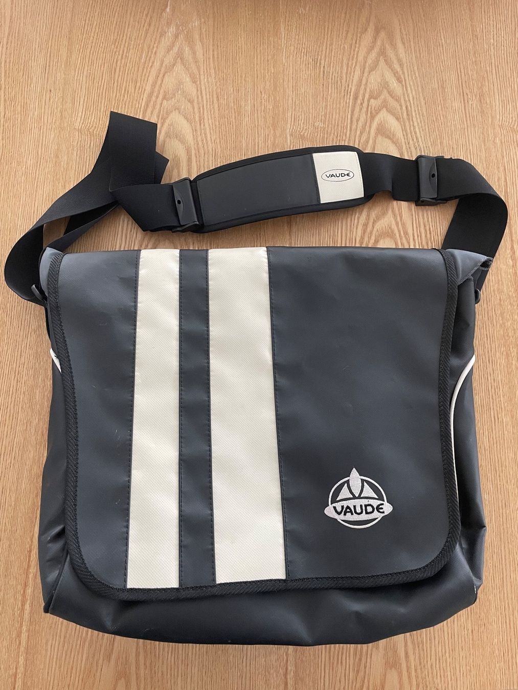 Vaude Borse: VAUDE Umhängetasche Laptoptasche – Usato da Gersau venduto da Segantini21