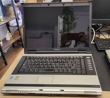 Toshiba Satellite con WinXP