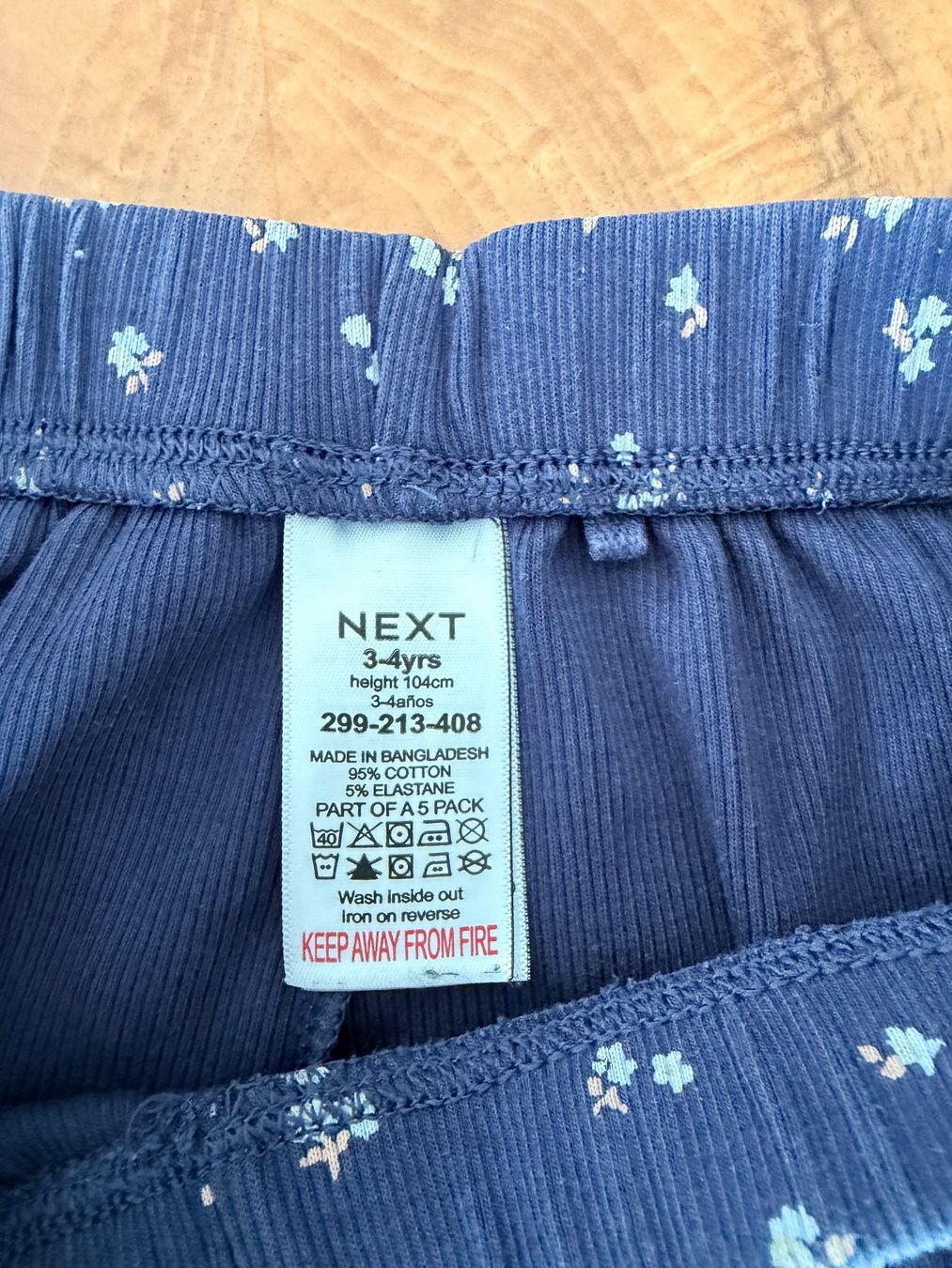 Next Pantaloni: Shorts, Next, Grösse 104 – Usato da Haslen AI venduto da s176 3