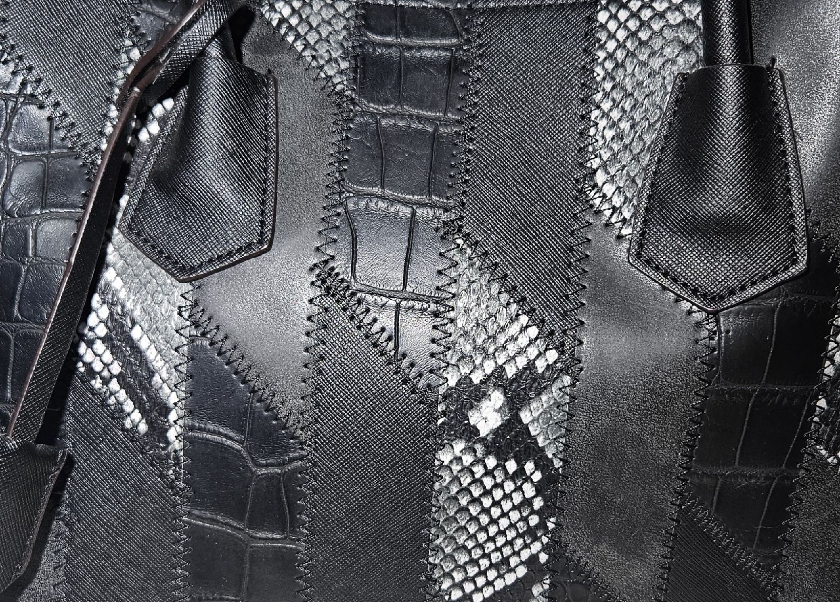 Borse da donna: schwarze geräumige Handtasche - Spendenaktion – Nuovo (secondo la descrizione) da Unterkulm venduto da Beljasch 1