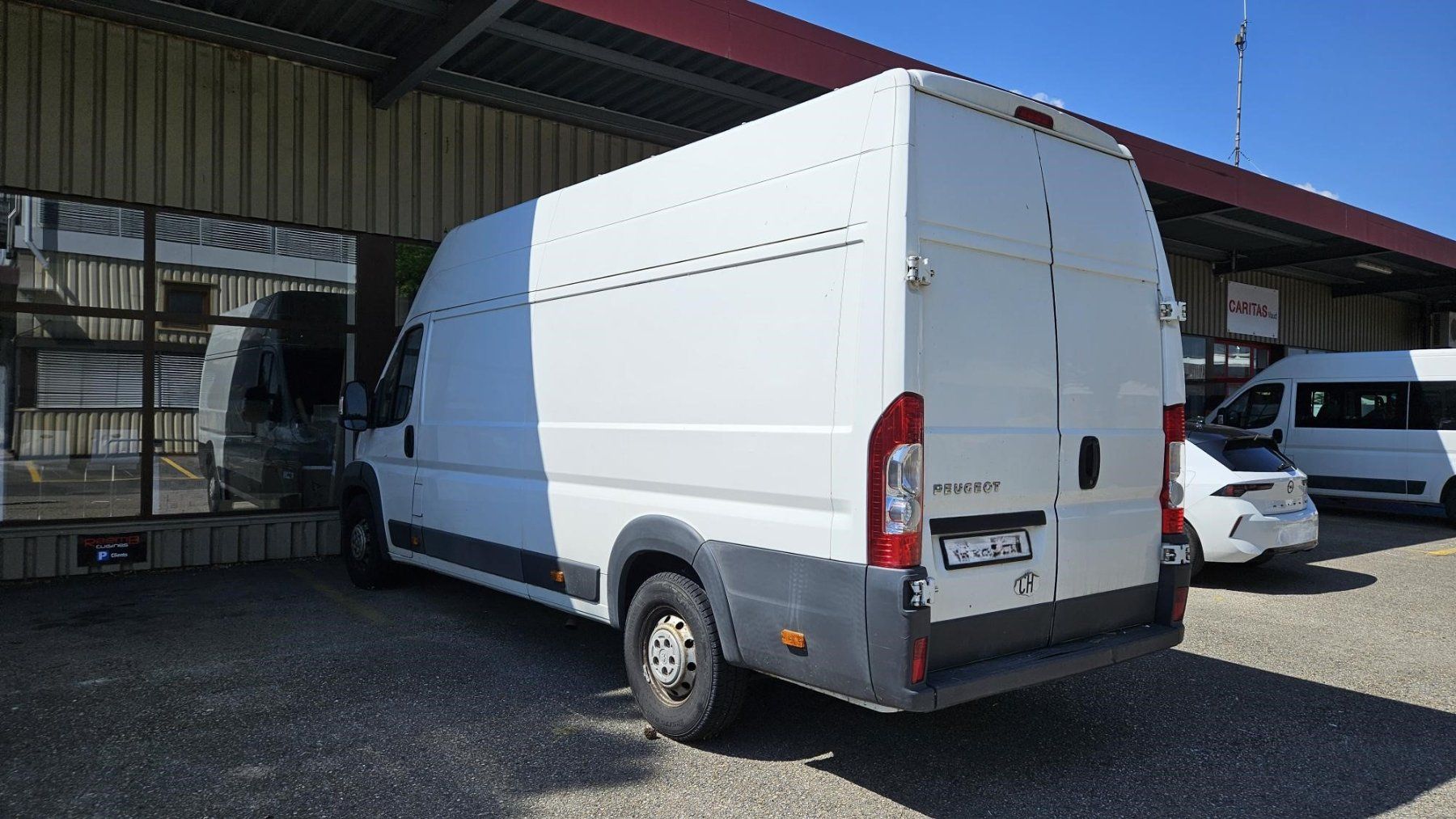 Peugeot Véhicules utilitaires: Peugeot Boxer – D'occasion à Yverdon-les-Bains par  1