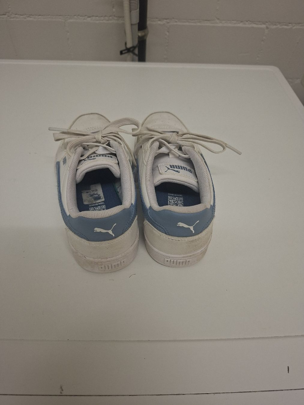 Puma Scarpe per ragazzi: Puma Sneaker, weiß/blau, gebraucht, Größe 33 – Usato da Hombrechtikon venduto da cia_kks2 2