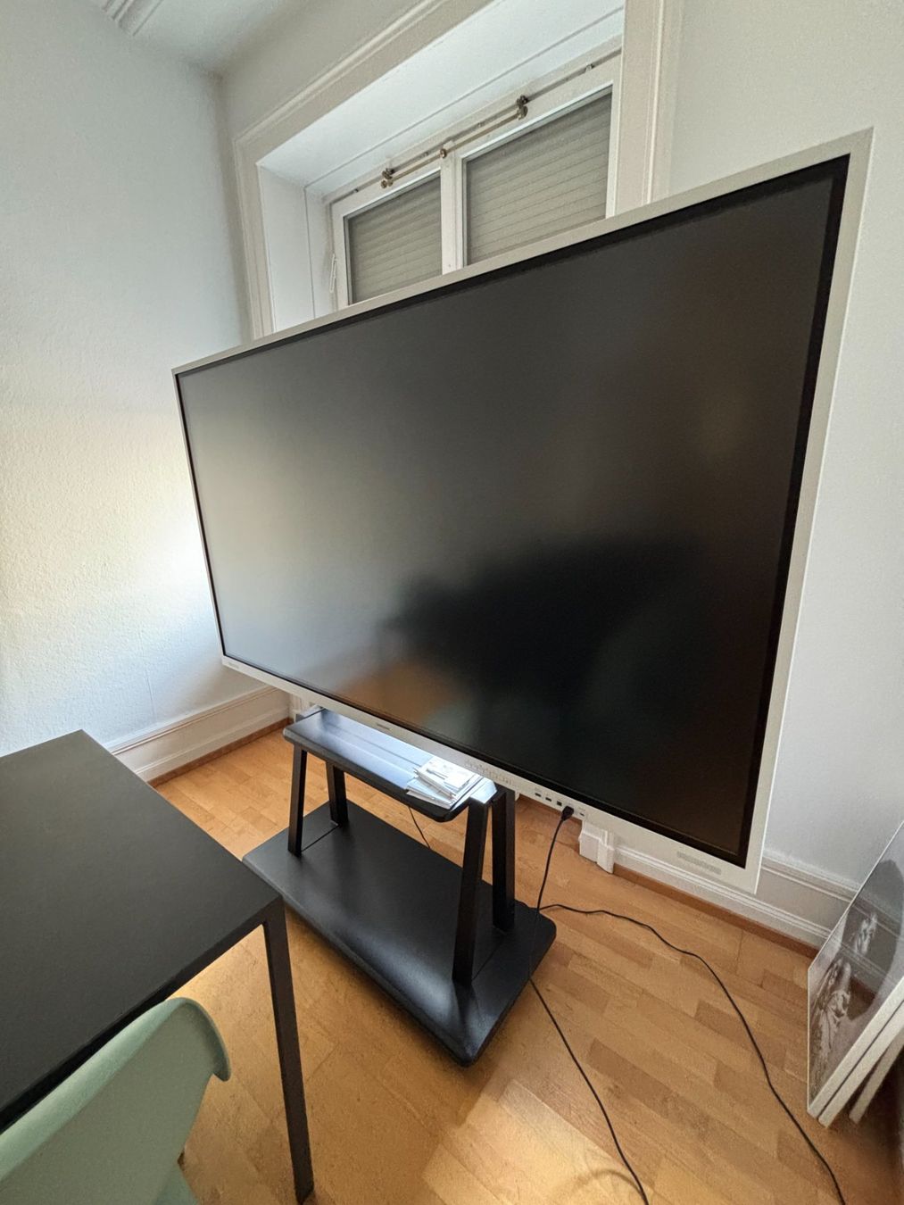 Samsung Monitor: Samsung Flip 4 Pro WM85B 85" 4K Touchscreen – Nuovo (secondo la descrizione) da Zürich venduto da Peti1