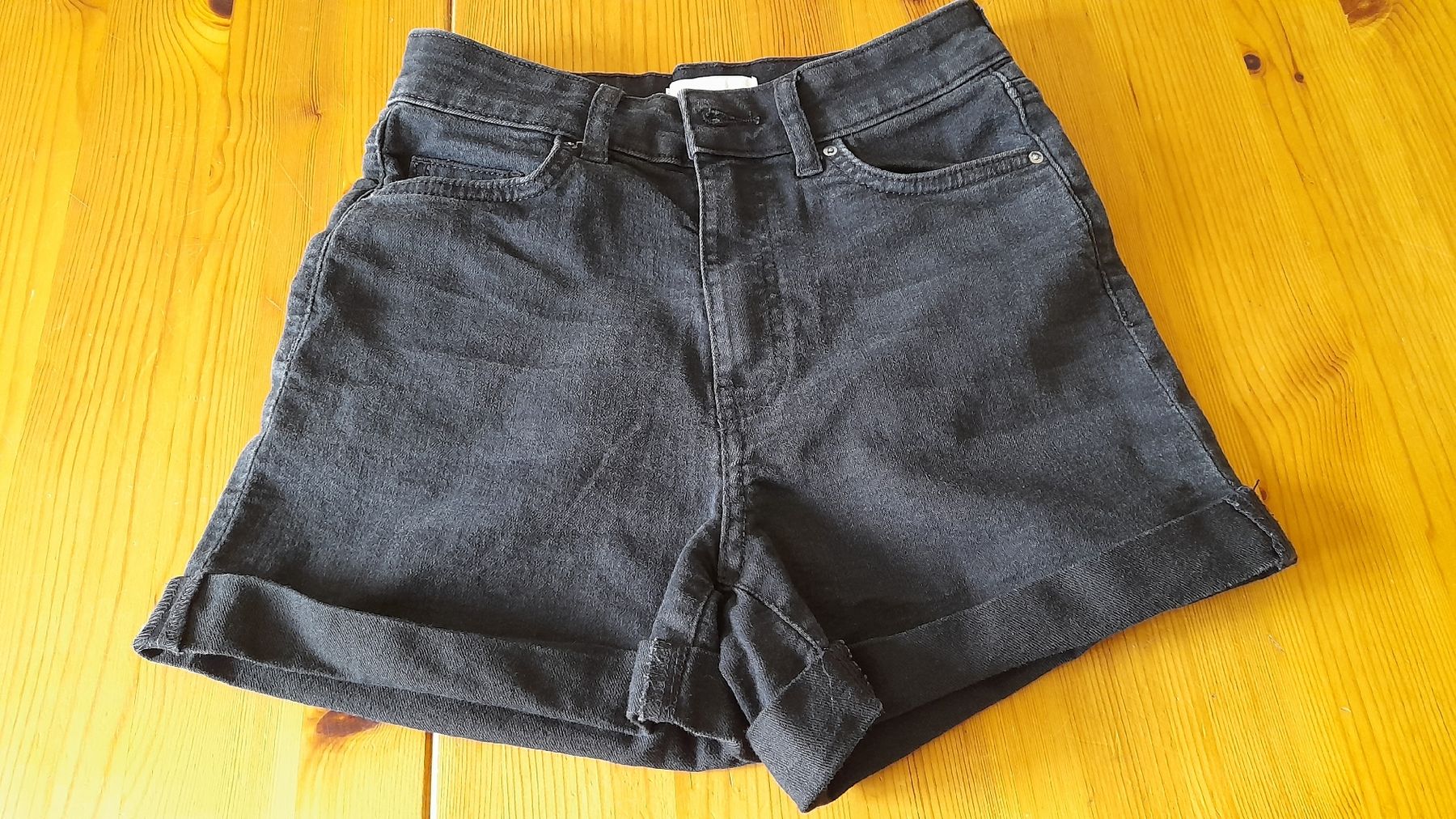H&M Pantaloni: Shorts gr. 34 von H&M – Usato da Nesslau venduto da Churfirsten08