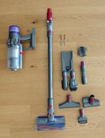 Dyson v11 Parquet extra mit viel Zubehör