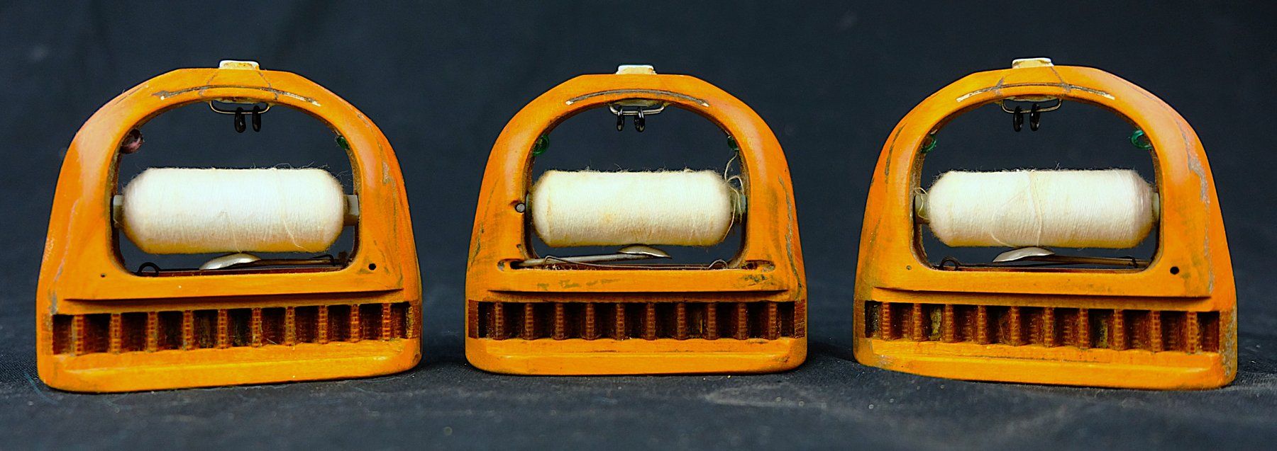 Tutti gli attrezzi: Historische Webschiffchen und Spulen – Usato da Volketswil venduto da brockipfannenstil 7