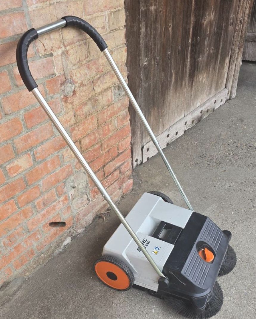 Tutte le macchine: Kehrgerät Stihl KG 550 – Usato da Sigriswil venduto da G.Ammann 1