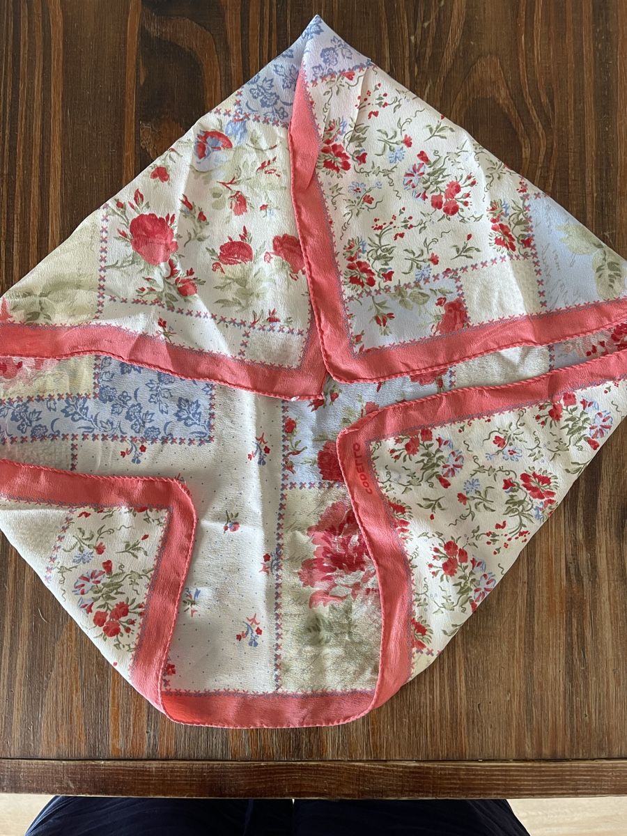 Codello Foulard & Sciarpe: Foulard Codello floral patchwork vintage rose corail soie – Usato da Kloten venduto da Vermicelles 5