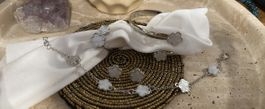 Ensemble bijoux argenté fleurs blanc état neuf
