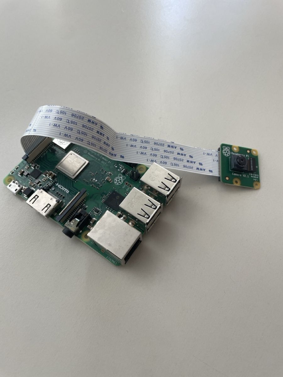 Raspberry Pi PCs: Raspberry Pi 3 B+ & camera module – Gebraucht aus Uvrier von SzymonClivaz 1
