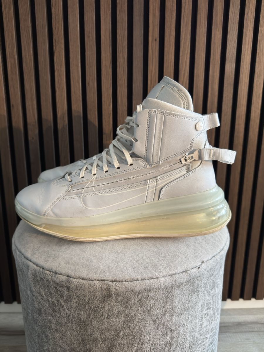 Nike Chaussures hommes: Nike High AirMax 720 Grösse 46 – D'occasion à Zürich par egz_nr8d 1