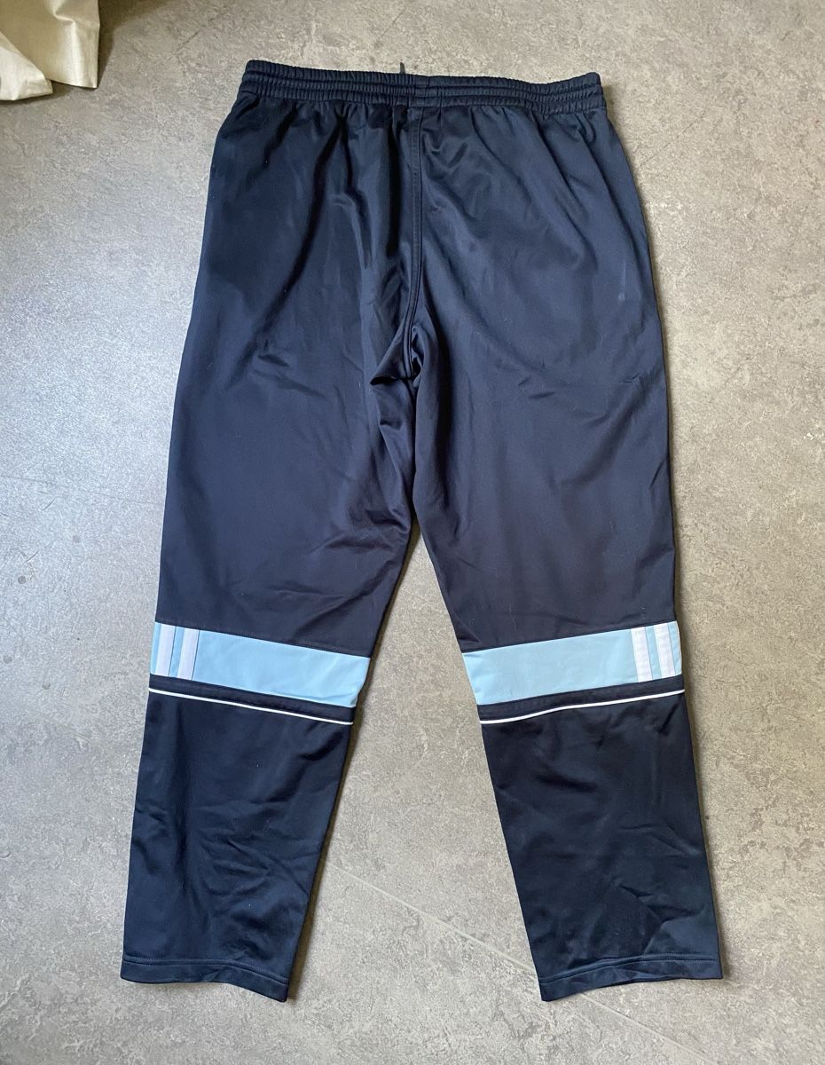 Adidas Hosen: Adidas Trainerhose  – Gebraucht aus Bern von secondjoel 1