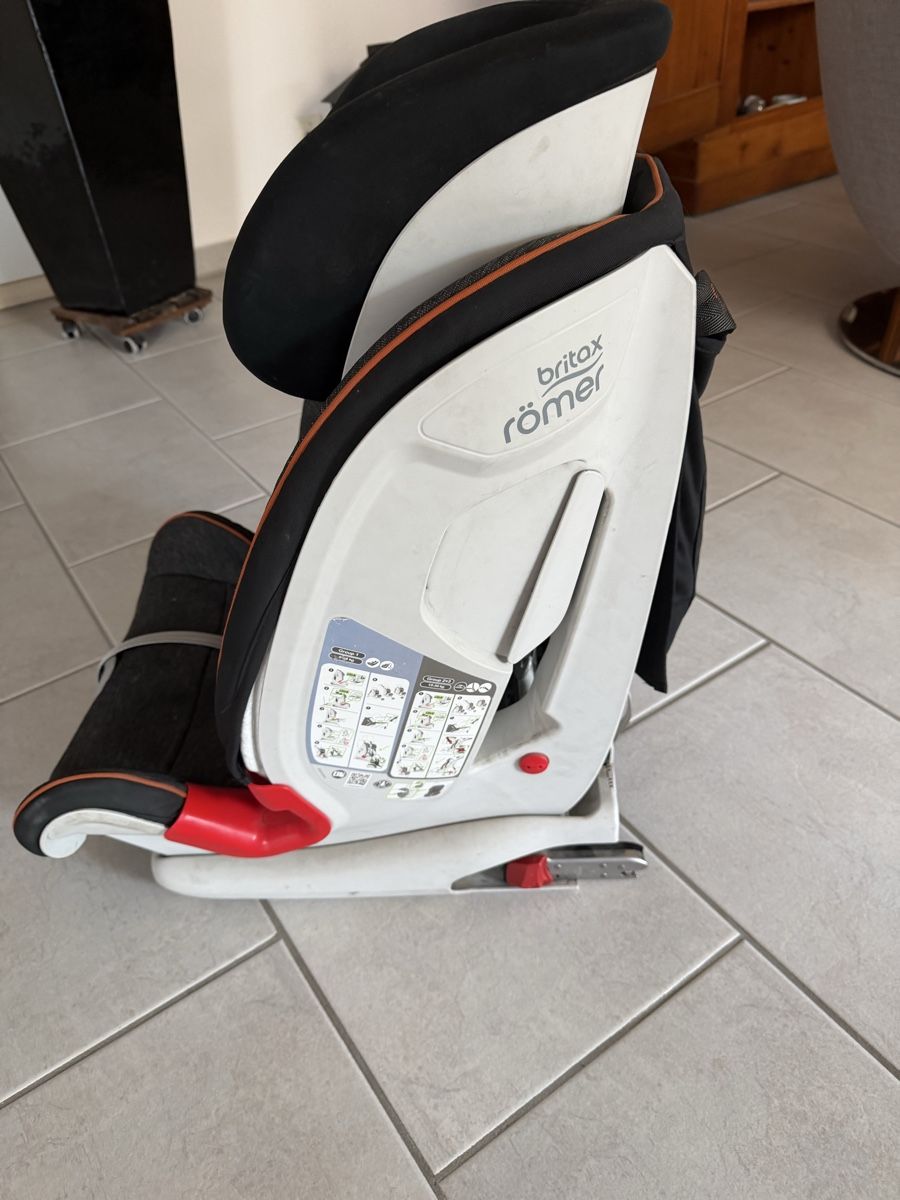 Britax Römer Seggiolini per auto: Britax Römer Advansafix, 9-36 kg – Usato da Aarau Rohr venduto da Birdie03 2