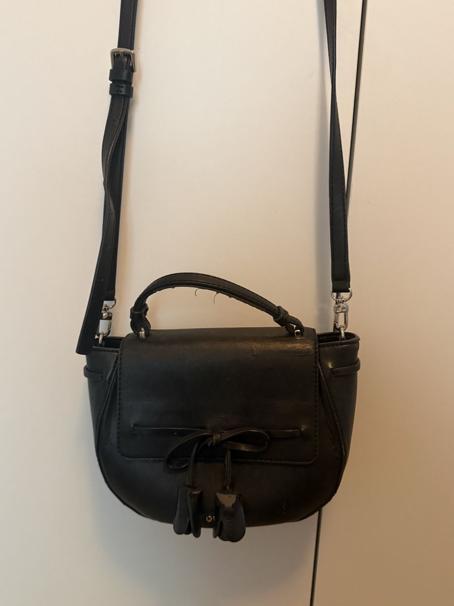 Guess Sacs femmes: Guess Tasche schwarz – D'occasion à Kradolf par lar_fbp9 3
