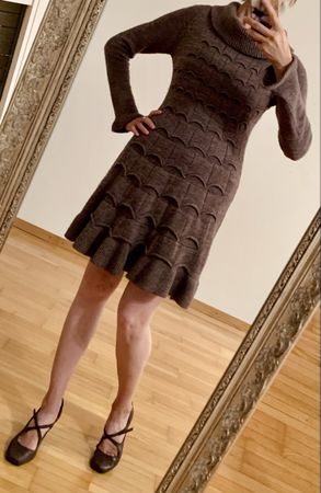 Warmer Strickkleid (45% Wolle) mit Rollkragen - Grösse 36-38