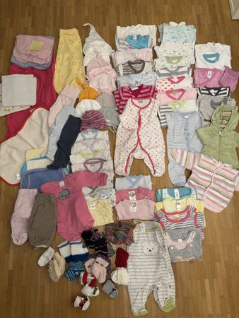 Grosses Kleiderpaket für Neugeborene Gr. 50/56