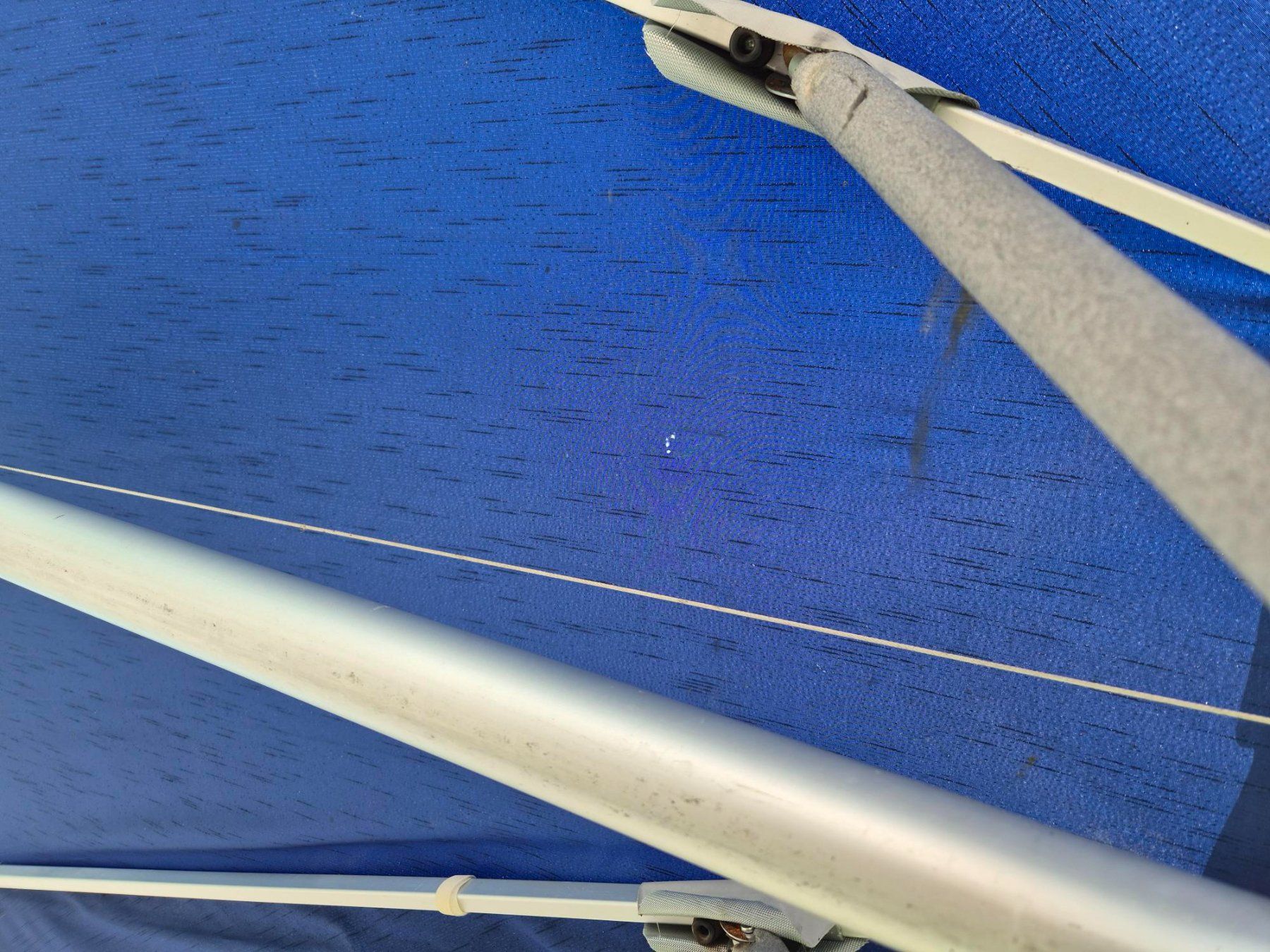 Sonnenschirme: Sonnenschirm blau – Gebraucht aus Stansstad von genovien 2
