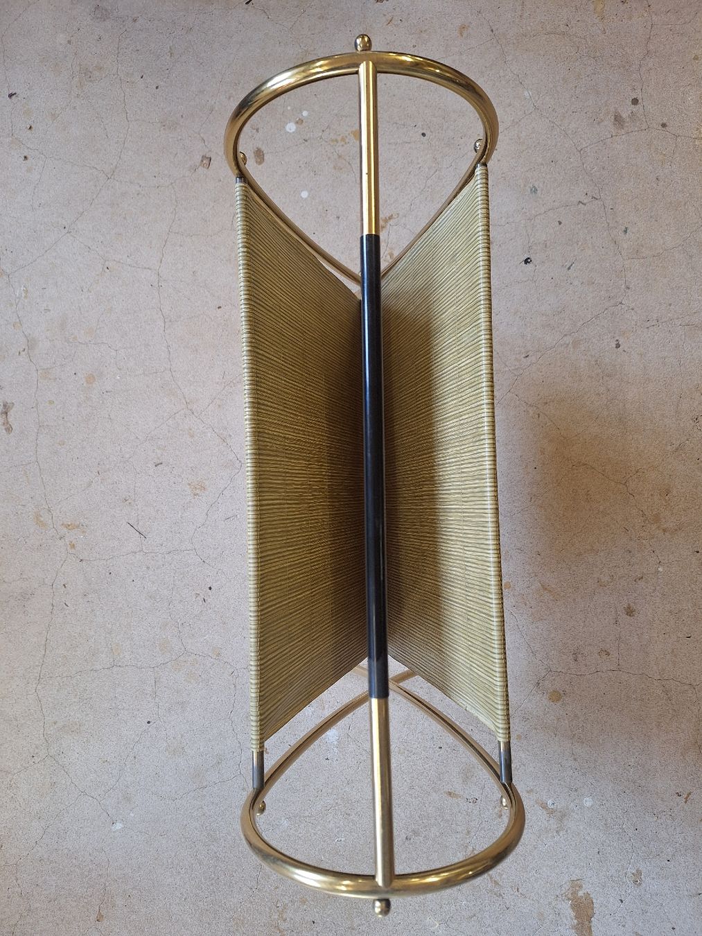 Altro per la casa: Mid Century Zeitungsständer – Usato da Urtenen-Schönbühl venduto da Atelier21_bern 3