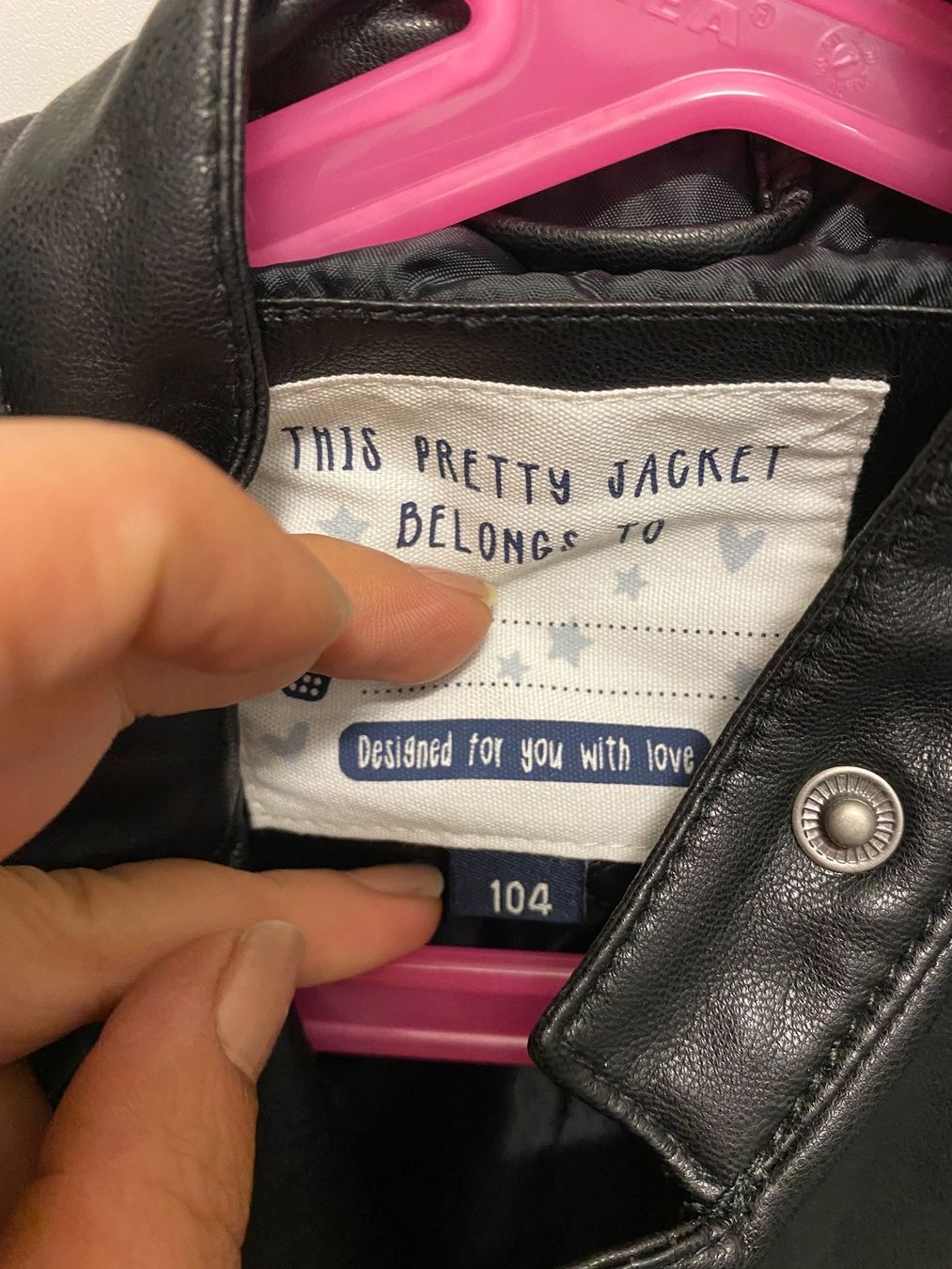 C&A Giacche & Cappotti: Kunstlederjacke Mädchen Gr. 104 – Nuovo (secondo la descrizione) da Zürich venduto da Nutla 1