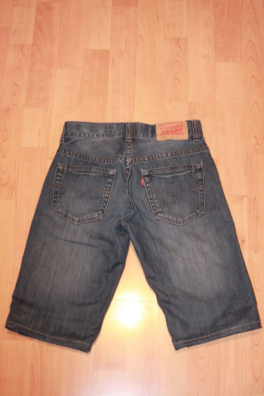 Levi's Hosen: dunkelblaue Jeans Shorts Bermudas 146 Levis – Gebraucht aus Wenslingen von Strick4Alpaca 1